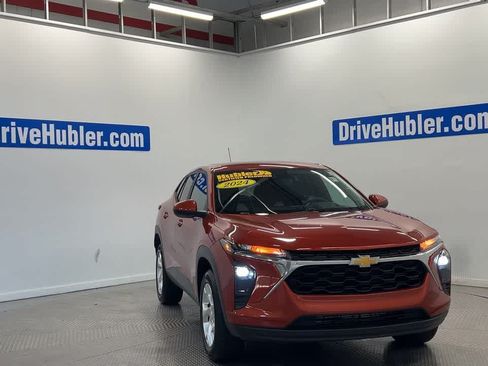 Used 2024 Chevrolet Trax LS w/ LS Convenience Package FWD image 5
