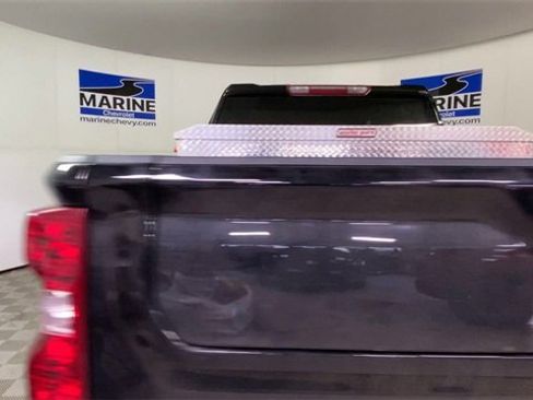 Used 2024 Chevrolet Silverado 2500 Custom w/ Custom Value Package image 9