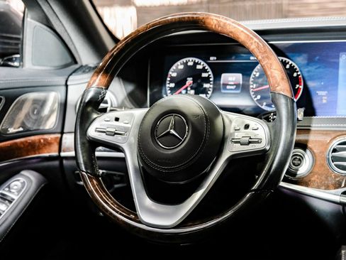 Used 2018 Mercedes-Benz S 560 4MATIC Sedan image 14