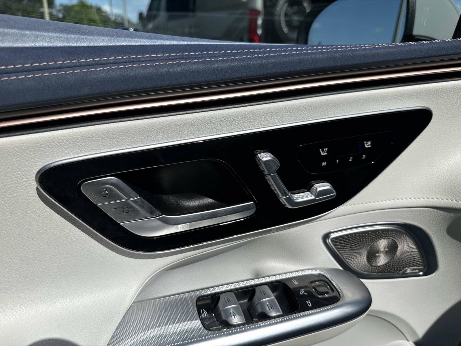 Used 2023 Mercedes-Benz EQE 500 4MATIC Sedan image 17