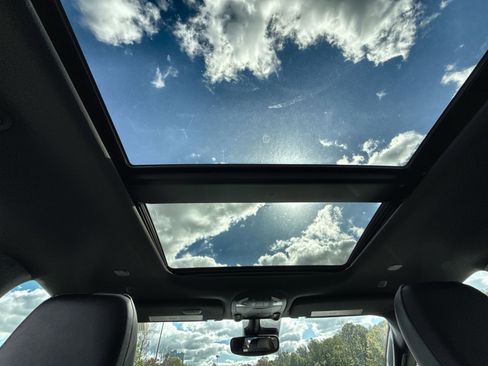 New 2026 Chrysler Pacifica Limited w/ S Appearance Package image 24