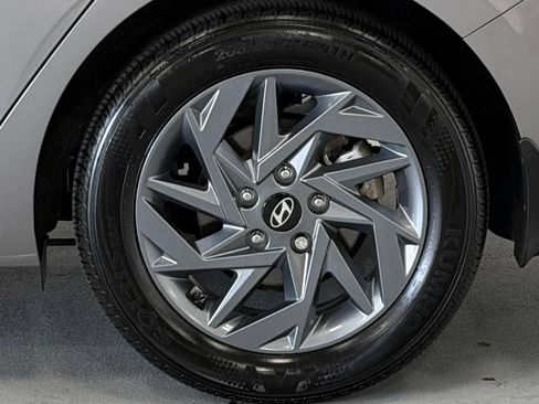 Certified 2024 Hyundai Elantra SEL FWD image 8