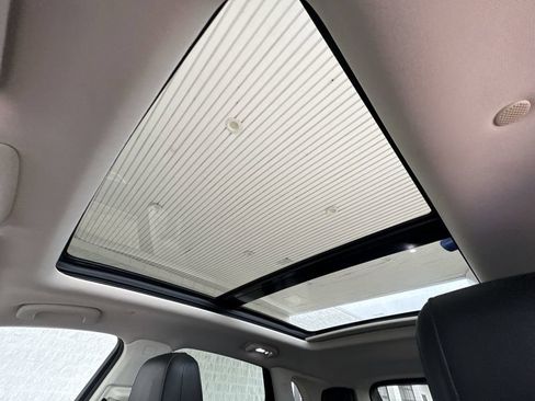 Certified 2019 Cadillac XT5 Luxury FWD image 18