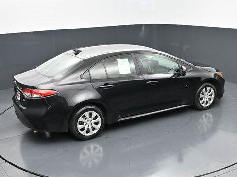 Used 2024 Toyota Corolla LE image 32