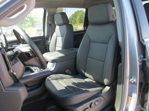New 2026 GMC Sierra 3500 SLT w/ SLT Convenience Package AWD/4WD image 10