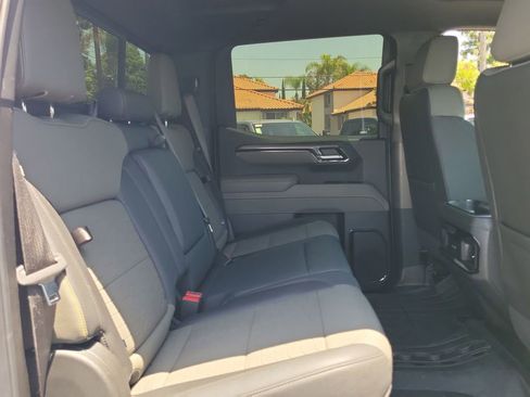 Used 2025 Chevrolet Silverado 1500 ZR2 w/ Technology Package AWD/4WD image 26