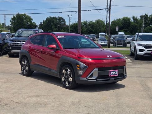 Used 2025 Hyundai Kona SEL FWD image 3