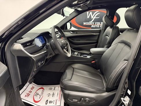 New 2025 Jeep Grand Cherokee L Limited image 9