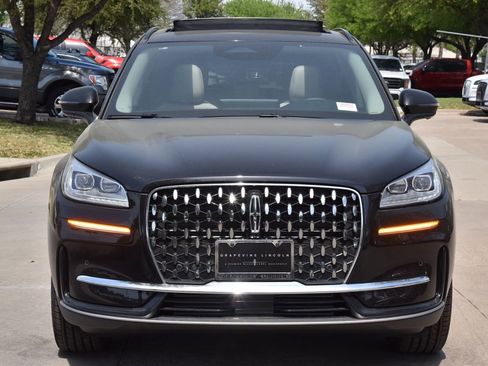 New 2026 Lincoln Corsair Reserve w/ Towing Package image 2