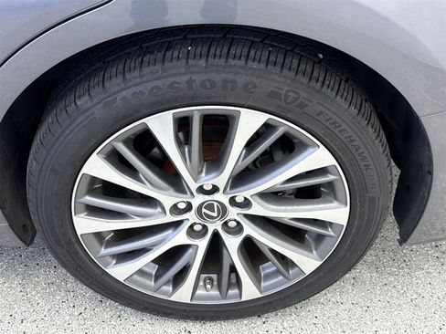 Used 2019 Lexus ES 350 Ultra Luxury image 48