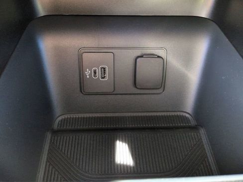 New 2026 Ford Explorer Active RWD image 24