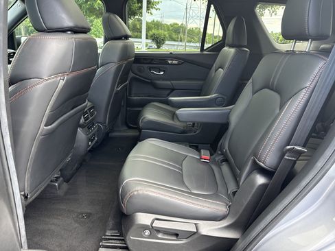 Certified 2025 Honda Pilot TrailSport image 31