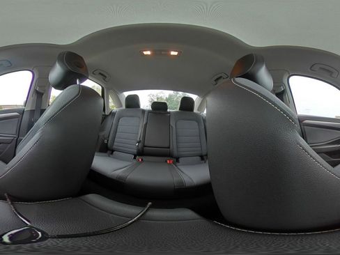 Used 2025 Volkswagen Jetta SE image 41