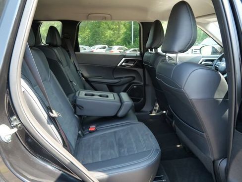Used 2025 Mitsubishi Outlander SE AWD/4WD image 9