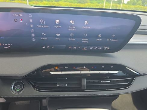 Used 2025 Buick Enclave Preferred AWD/4WD image 19