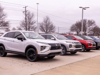 Used 2023 GMC Acadia SLT w/ Elevation Edition video 2