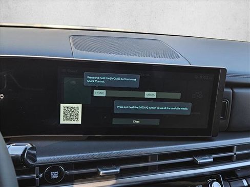 Used 2025 Hyundai Santa Fe SEL image 14