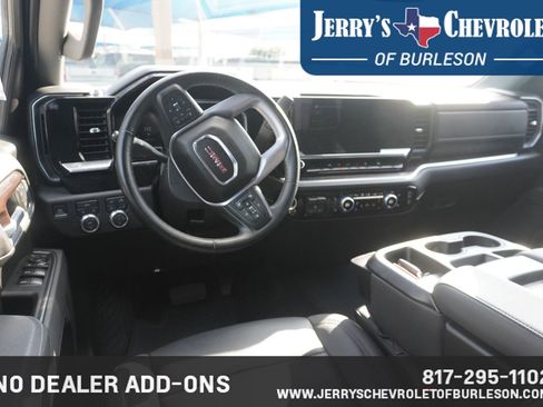 Used 2026 GMC Sierra 1500 SLT AWD/4WD image 8
