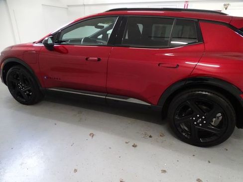 Used 2025 Chevrolet Equinox EV RS w/ Convenience Package II image 16