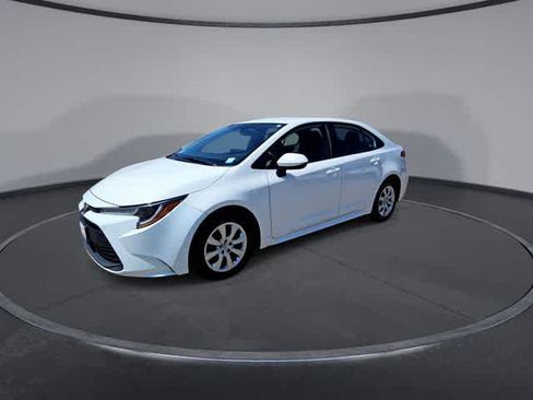Used 2024 Toyota Corolla LE FWD image 4