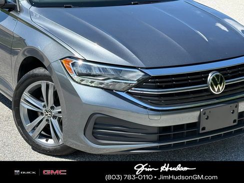 Used 2024 Volkswagen Jetta SE FWD image 7