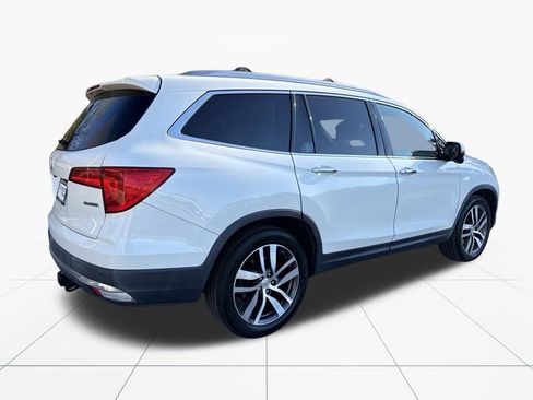 Used 2018 Honda Pilot Touring image 9