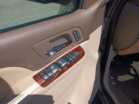 Used 2013 Chevrolet Tahoe LTZ RWD image 10