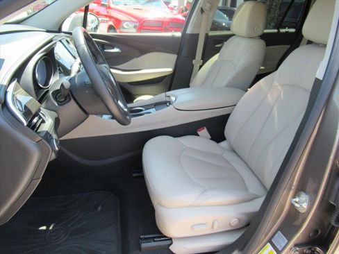 Used 2019 Buick Envision Essence FWD image 17