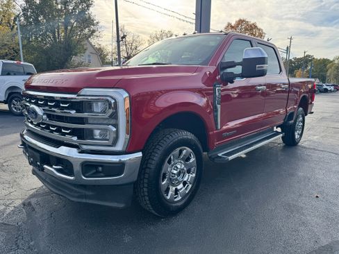 Used 2024 Ford F350 Lariat w/ Chrome Package image 3