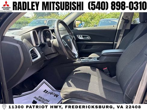 Used 2017 Chevrolet Equinox LT w/ Convenience Package FWD image 3