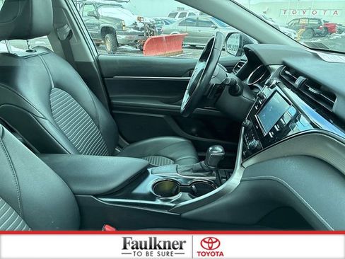 Used 2020 Toyota Camry SE w/ Convenience Package image 21