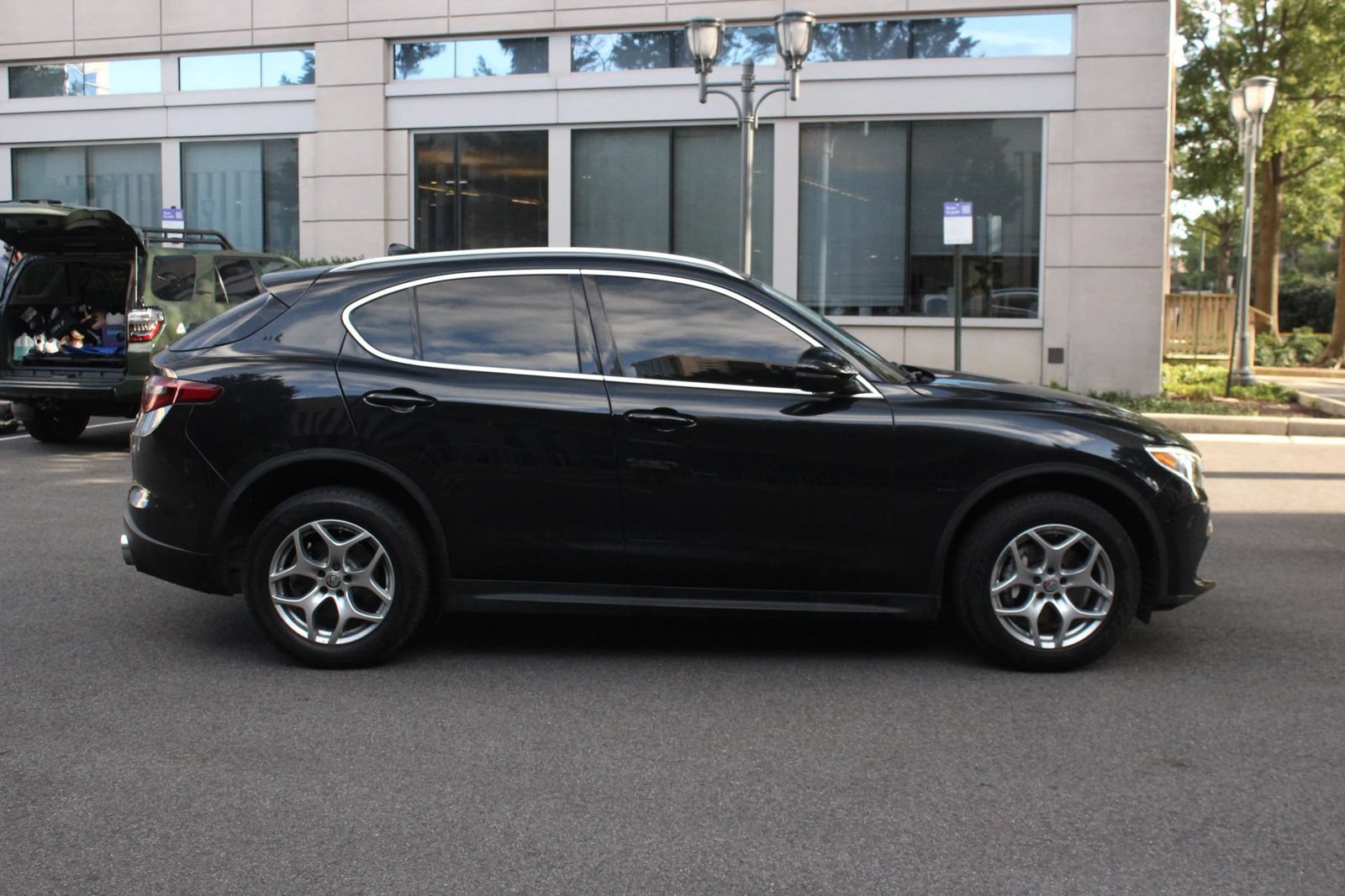 Used 2020 Alfa Romeo Stelvio AWD w/ Cold Weather Package image 6
