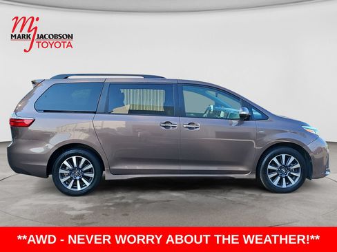 Used 2020 Toyota Sienna Limited AWD/4WD image 6