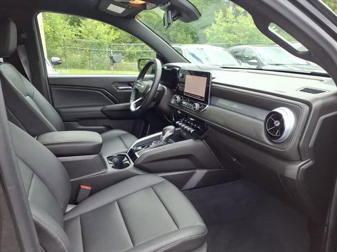Used 2024 Chevrolet Colorado LT w/ LT Convenience Package III AWD/4WD image 19