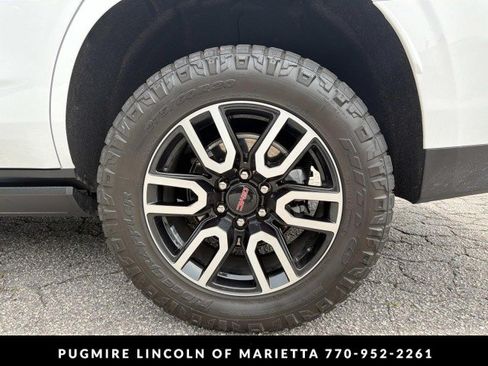 Used 2024 GMC Yukon AT4 w/ AT4 Premium Plus Package AWD/4WD image 20