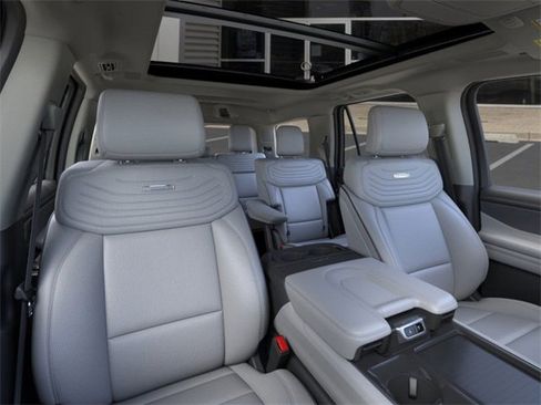 New 2025 Ford Expedition Platinum w/ Platinum Ultimate Package image 10