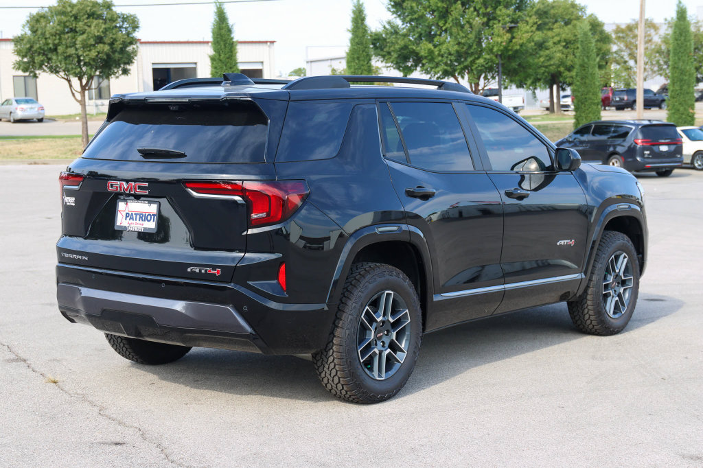 New 2027 GMC Terrain AT4 w/ Technology Package II AWD/4WD image 3