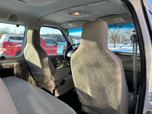 Used 2013 Ford E-350 and Econoline 350 XL image 18