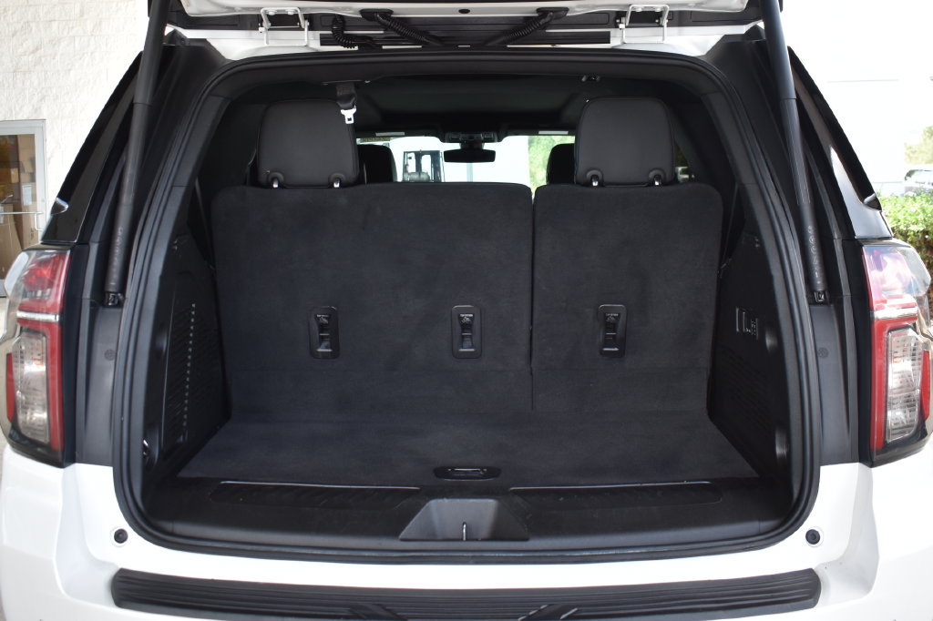 Used 2022 Chevrolet Tahoe LT w/ Luxury Package RWD image 12