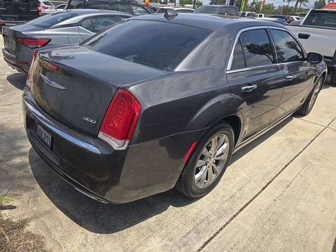 Used 2018 Chrysler 300 Limited AWD/4WD image 3