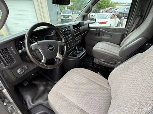 Used 2016 Chevrolet Express 3500 Extended RWD image 14