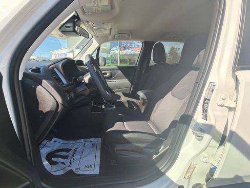 Used 2023 Jeep Renegade Latitude image 18