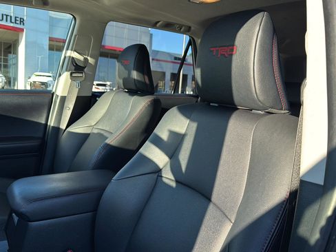 Certified 2019 Toyota 4Runner TRD Off-Road Premium image 27