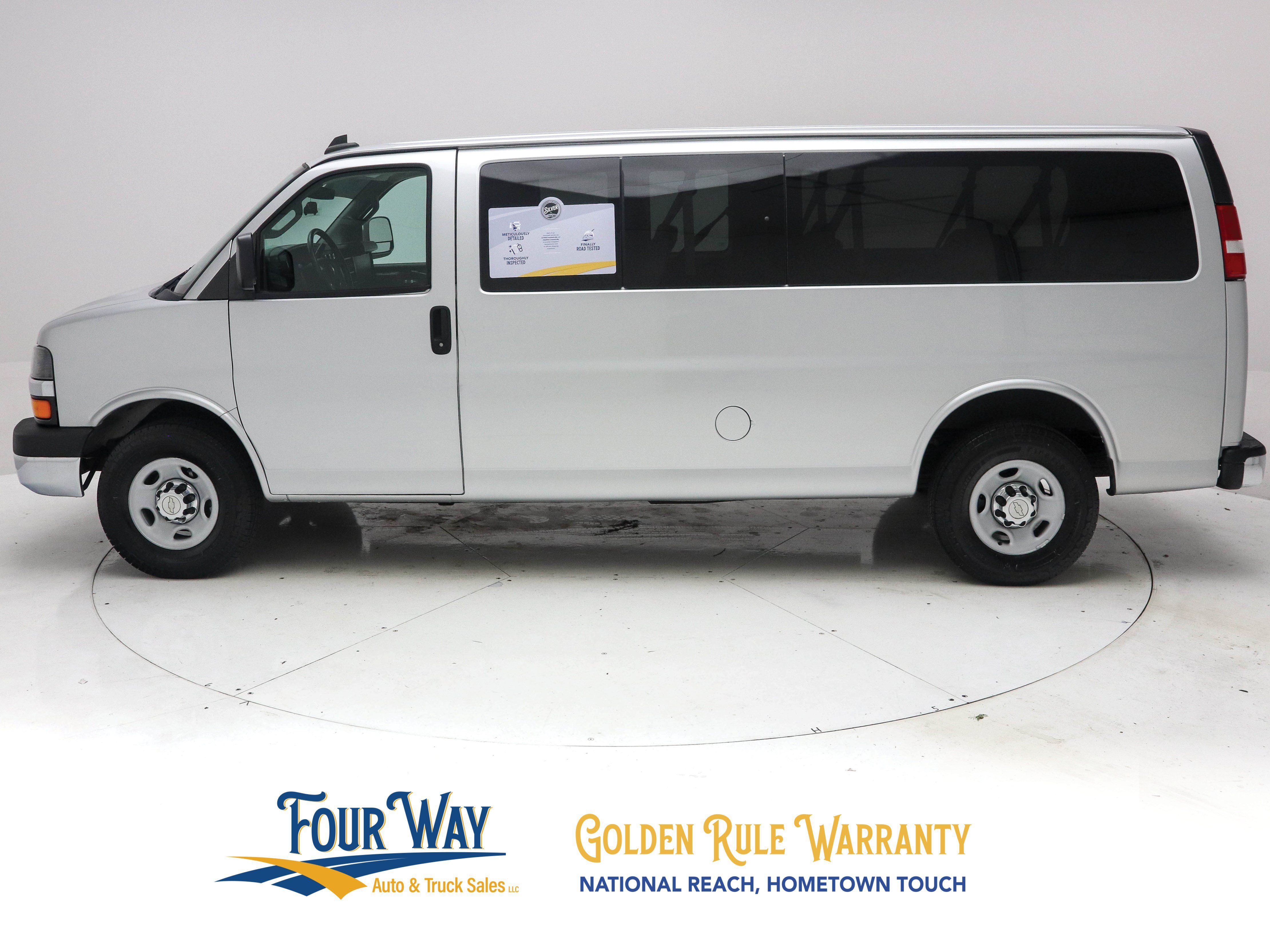 Used 2016 Chevrolet Express 3500 LT w/ LT Preferred Equipment Group RWD image 7