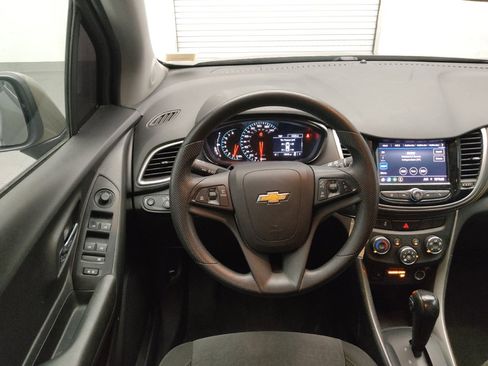 Used 2022 Chevrolet Trax LS w/ Tint and Cruise Package AWD/4WD image 22