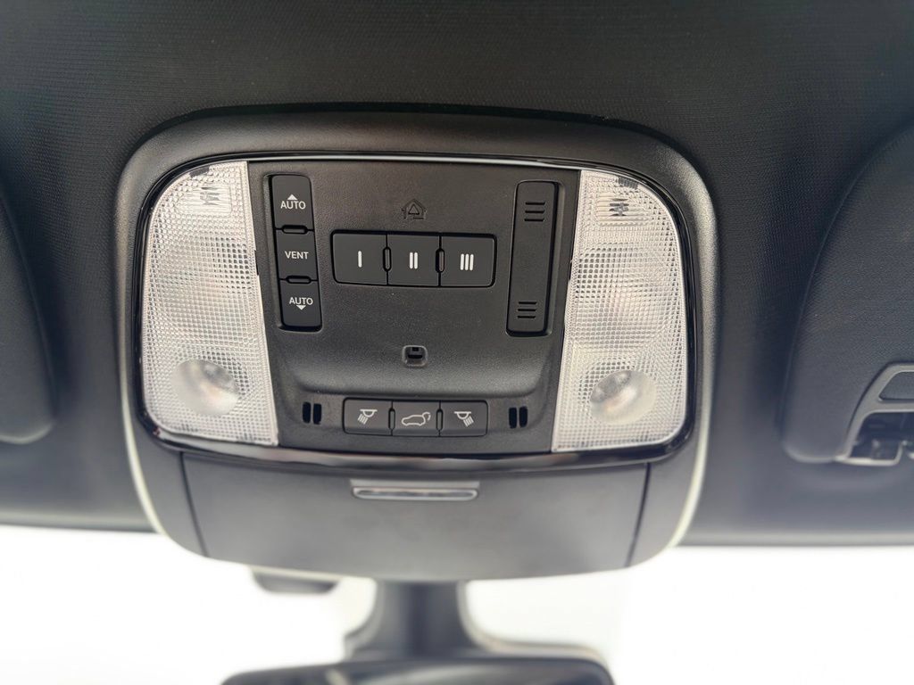 Used 2023 Dodge Durango R/T AWD/4WD image 32