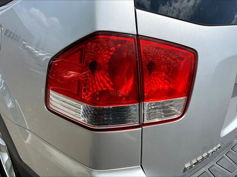 Used 2009 Kia Borrego LX w/ Convenience Pkg AWD/4WD image 22