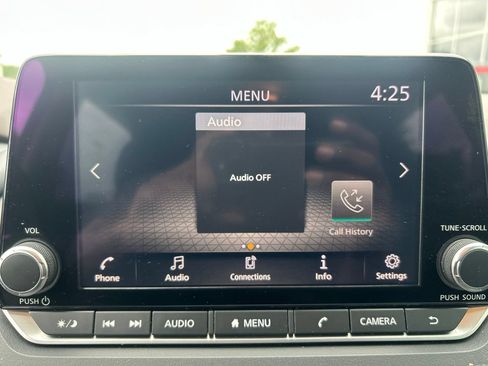 Used 2022 Nissan Rogue S FWD image 22