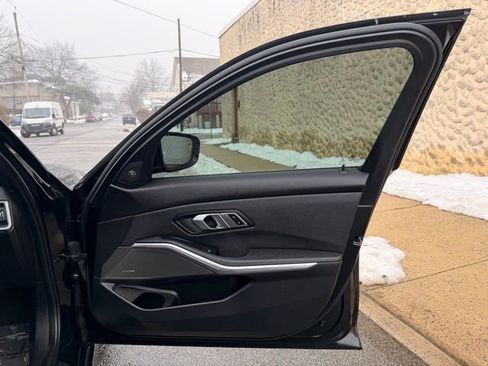 Used 2021 BMW 330i xDrive Sedan w/ Convenience Package image 29