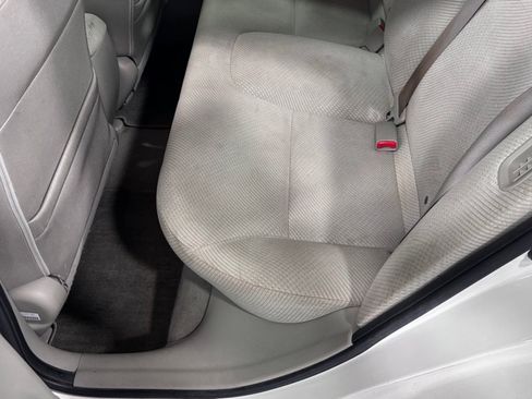 Used 2012 Honda Civic Hybrid Sedan image 22